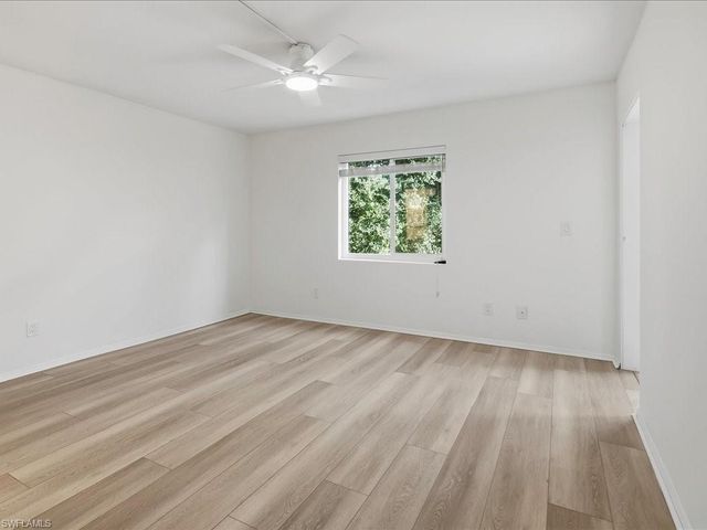 1001 FOXFIRE LN # 204, Naples, FL 34104