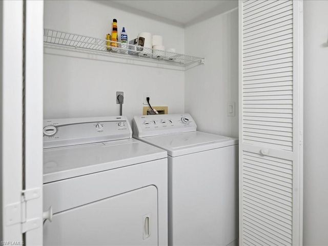 1001 FOXFIRE LN # 204, Naples, FL 34104