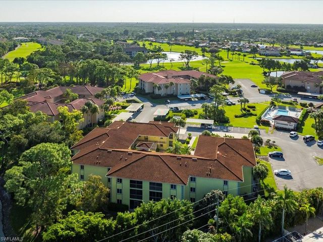1001 FOXFIRE LN # 204, Naples, FL 34104
