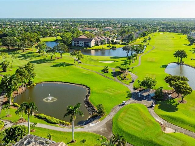 1001 FOXFIRE LN # 204, Naples, FL 34104