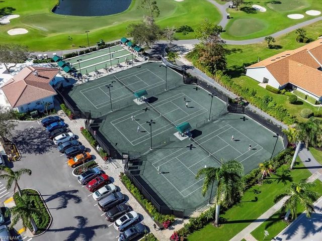 1001 FOXFIRE LN # 204, Naples, FL 34104