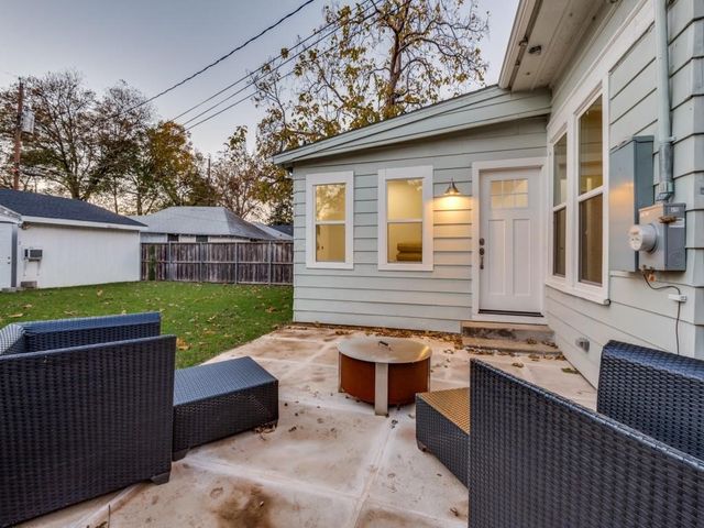 323 S Montclair Avenue, Dallas, TX 75208