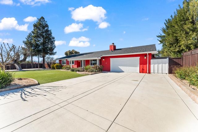 1515 Dias Drive, San Martin, CA 95046