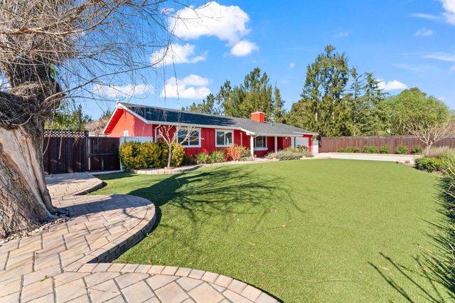 1515 Dias Drive, San Martin, CA 95046