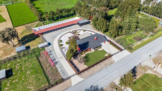 1515 Dias Drive, San Martin, CA 95046