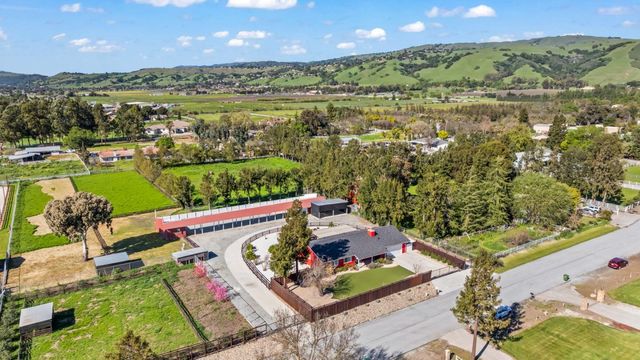 1515 Dias Drive, San Martin, CA 95046