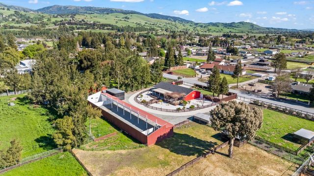 1515 Dias Drive, San Martin, CA 95046