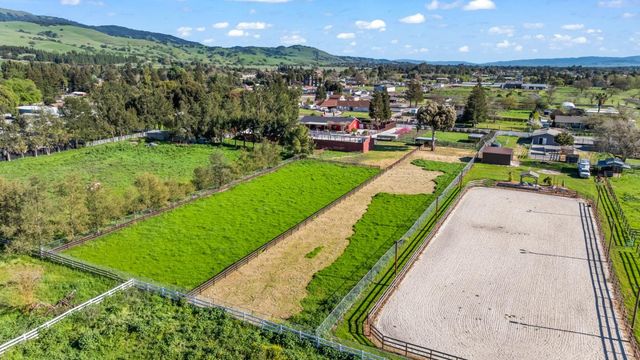 1515 Dias Drive, San Martin, CA 95046