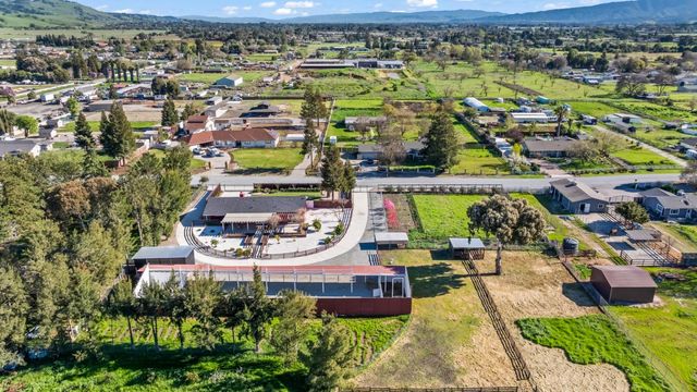 1515 Dias Drive, San Martin, CA 95046