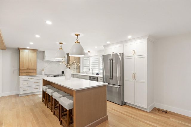 35 Grey Lane, Lynnfield, MA 01940