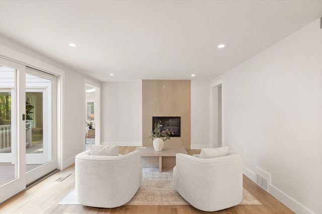 35 Grey Lane, Lynnfield, MA 01940