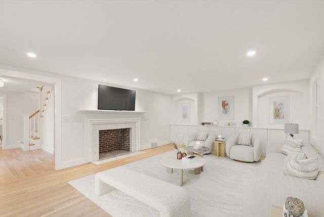 35 Grey Lane, Lynnfield, MA 01940