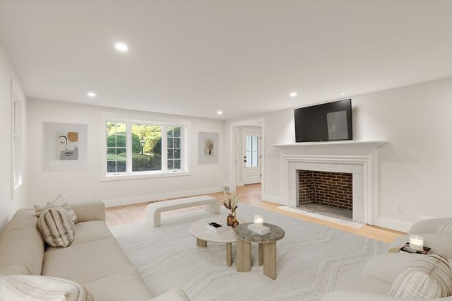 35 Grey Lane, Lynnfield, MA 01940