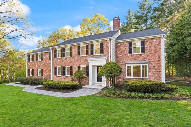 35 Grey Lane, Lynnfield, MA 01940