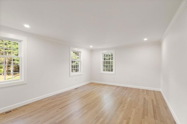 35 Grey Lane, Lynnfield, MA 01940