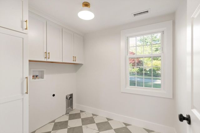 35 Grey Lane, Lynnfield, MA 01940