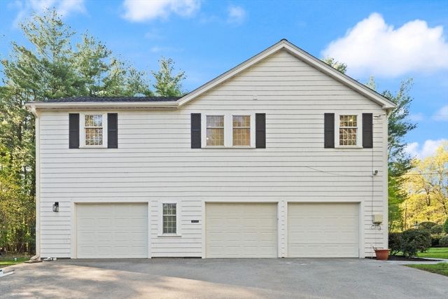 35 Grey Lane, Lynnfield, MA 01940
