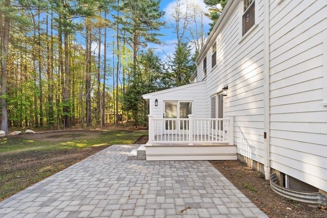 35 Grey Lane, Lynnfield, MA 01940