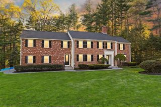 35 Grey Lane, Lynnfield, MA 01940
