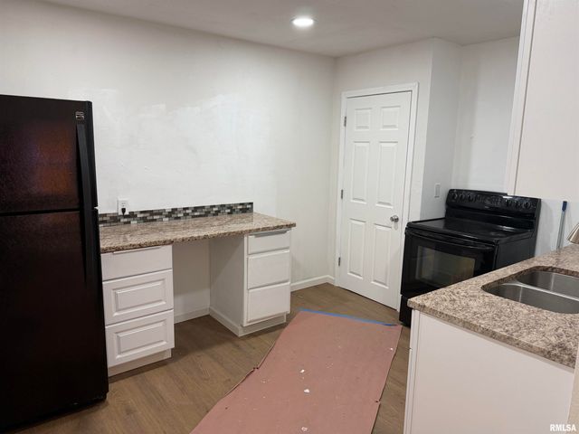 420 S 16TH Street, Springfield, IL 62703