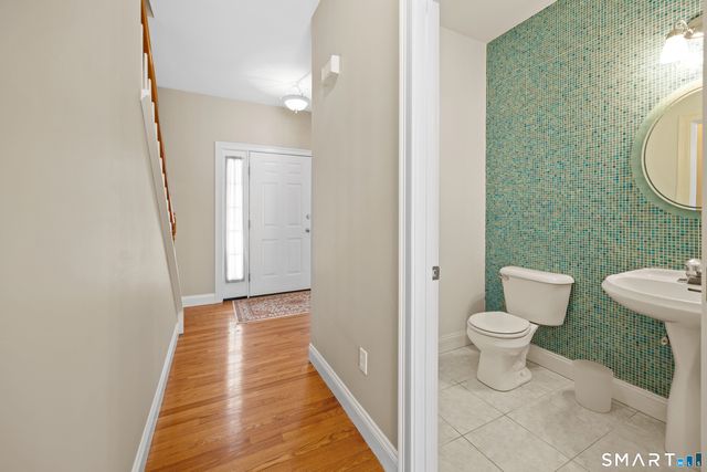 11 Nature Trail, Hamden, CT 06518