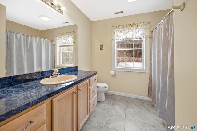 11 Nature Trail, Hamden, CT 06518