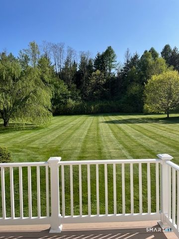 11 Nature Trail, Hamden, CT 06518