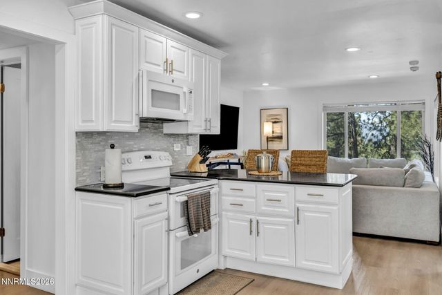 155 Holly Lane, Stateline, NV 89449