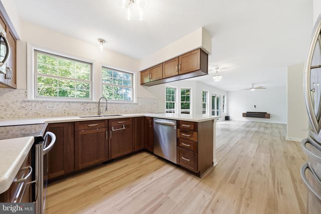 6728 OAKRIDGE RD, New Market, MD 21774