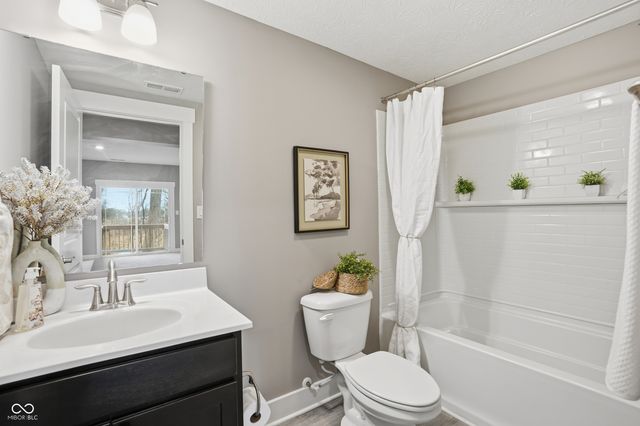 14474 Treasure Creek Lane, Fishers, IN 46038