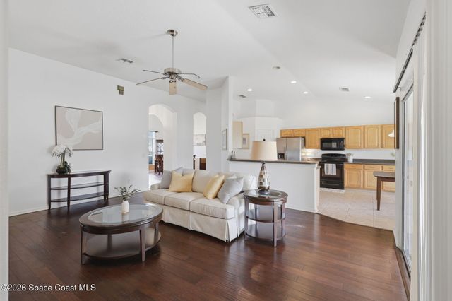 5637 Autumn Chase Circle, Sanford, FL 32771