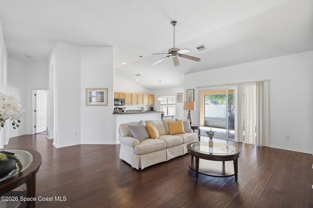 5637 Autumn Chase Circle, Sanford, FL 32771