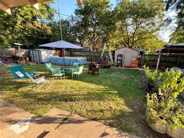 1004 W Avenue D, Garland, TX 75040