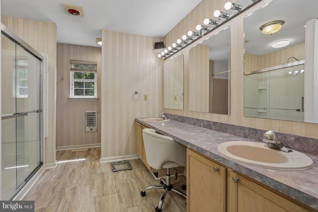930 HARRISON AVE, Mays Landing, NJ 08330