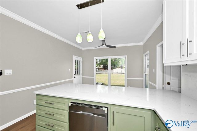 2411 Huntington Lane SE, Decatur, AL 35601