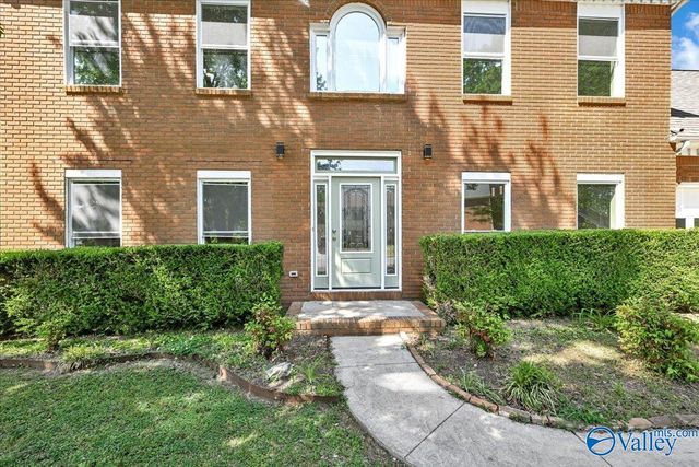 2411 Huntington Lane SE, Decatur, AL 35601