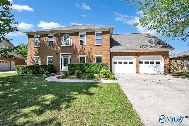 2411 Huntington Lane SE, Decatur, AL 35601