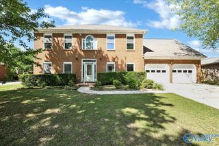 2411 Huntington Lane SE, Decatur, AL 35601