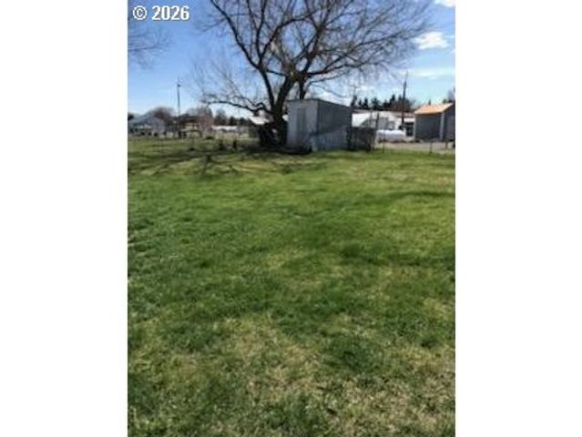 302 W 3RD St, Wallowa, OR 97885