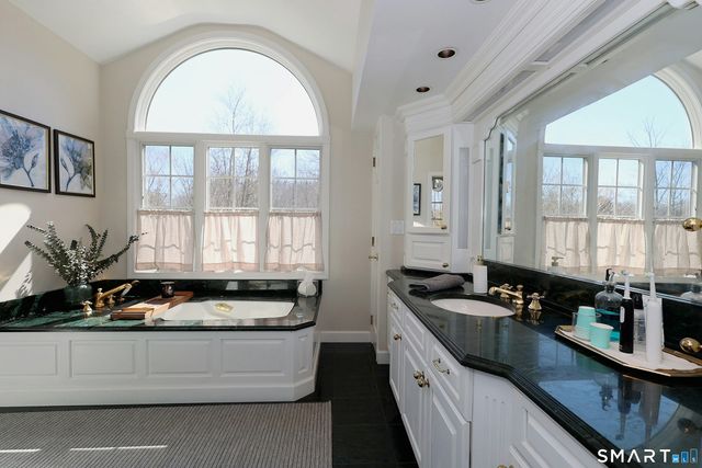 46 Tally Ho Road, Ridgefield, CT 06877