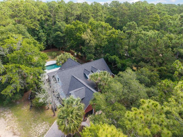 1220 Crooked Oak Dr., Pawleys Island, SC 29585