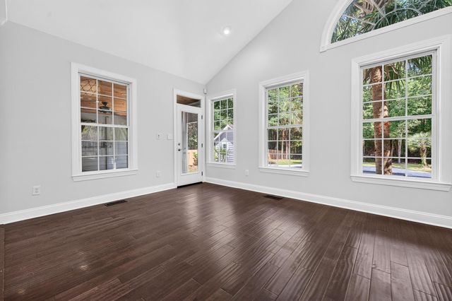 1220 Crooked Oak Dr., Pawleys Island, SC 29585