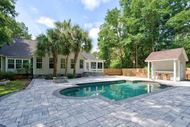 1220 Crooked Oak Dr., Pawleys Island, SC 29585