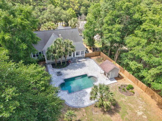 1220 Crooked Oak Dr., Pawleys Island, SC 29585