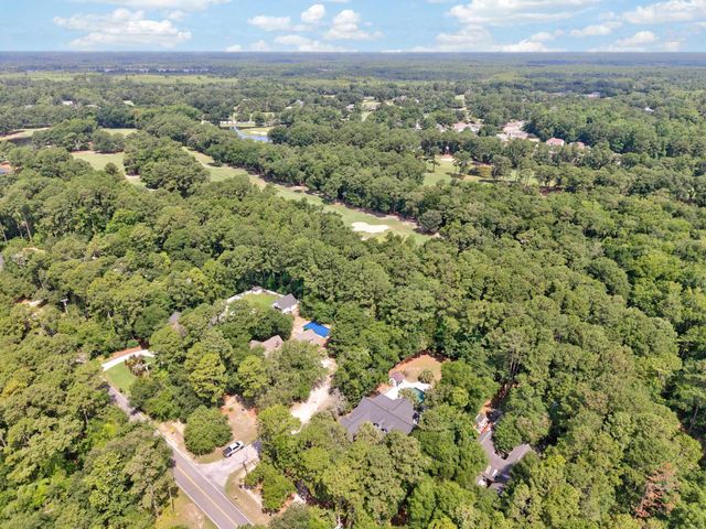 1220 Crooked Oak Dr., Pawleys Island, SC 29585