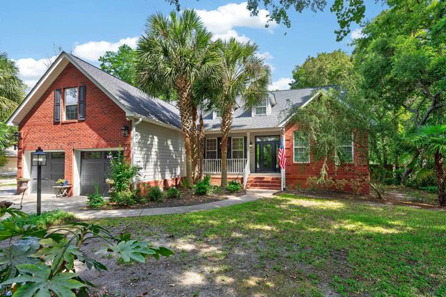 1220 Crooked Oak Dr., Pawleys Island, SC 29585