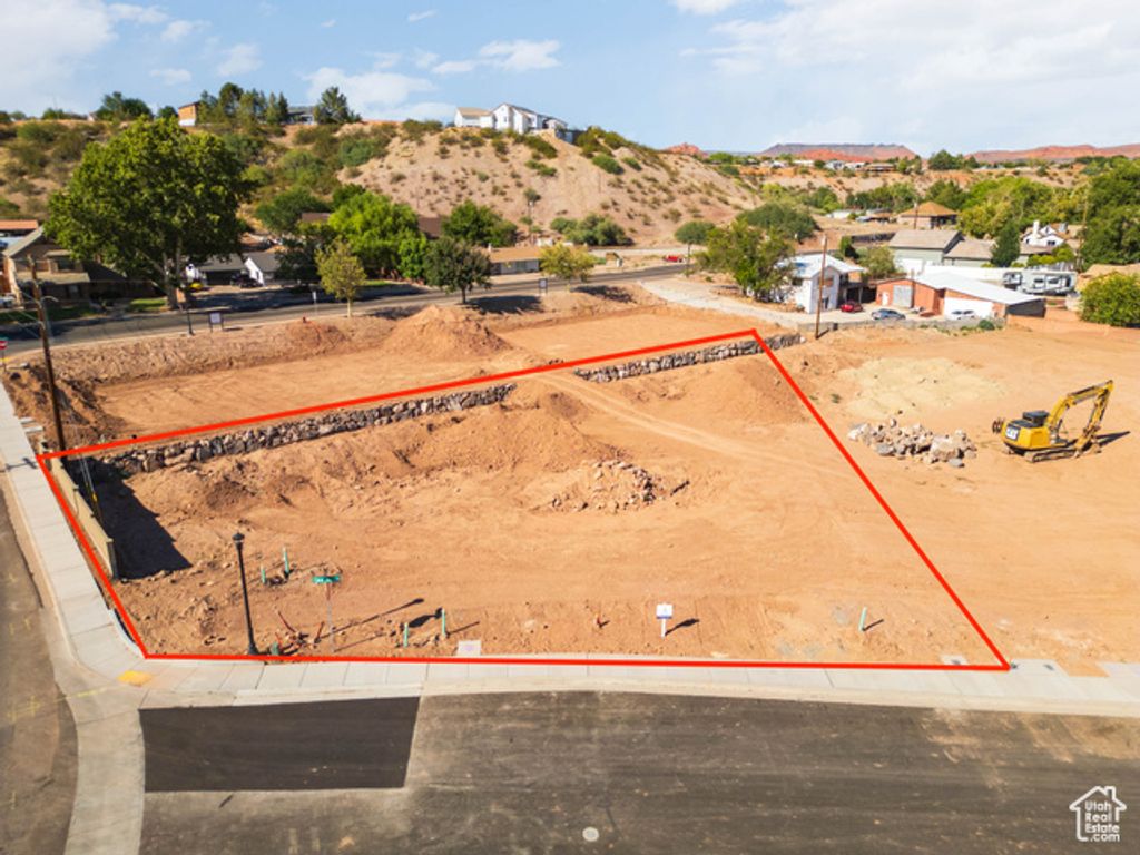 Image 1 of property listing at 1420 CLARA XING # 1, Santa Clara, UT 84765