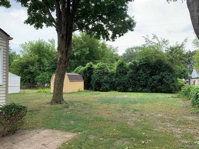 32469 Rosslyn Avenue, Garden City, MI 48135