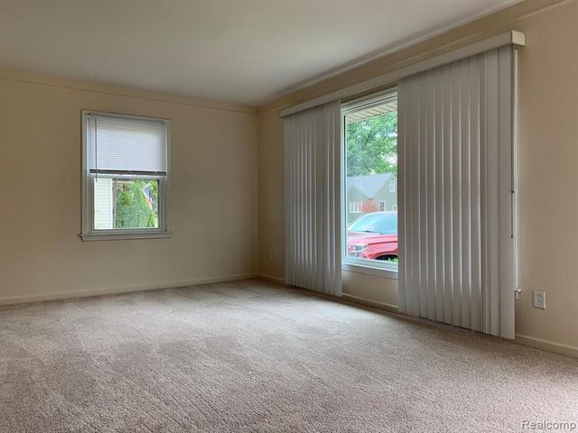 32469 Rosslyn Avenue, Garden City, MI 48135
