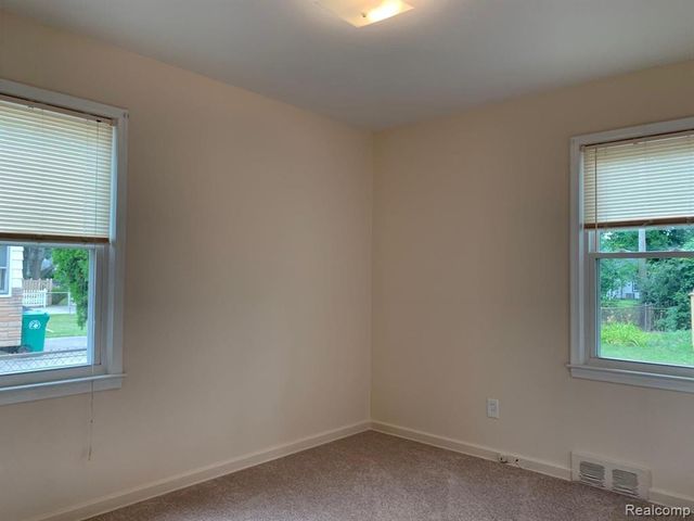 32469 Rosslyn Avenue, Garden City, MI 48135